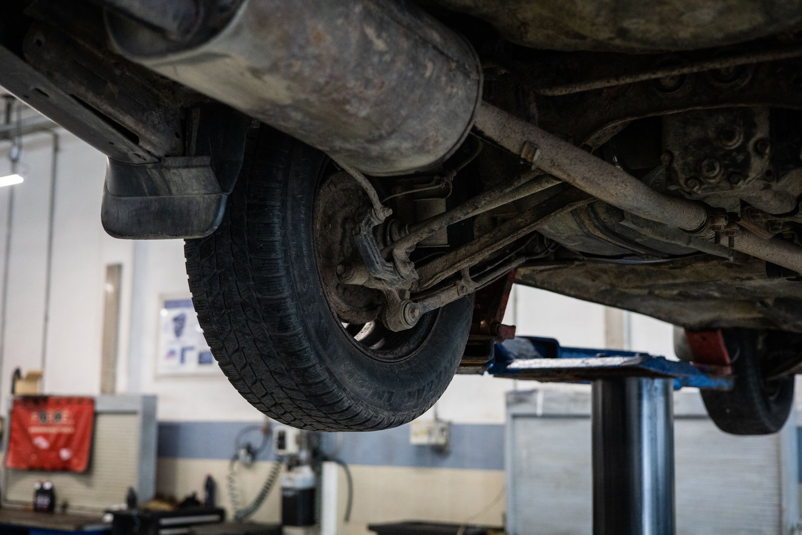 Vehicle wheel and suspension